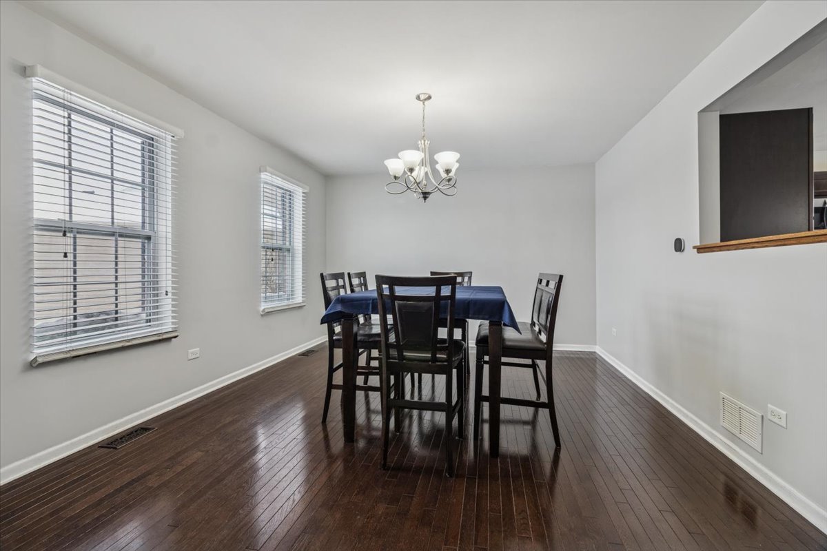 1112 Kim Court Joliet, IL 60431 - Photo 3 of 36