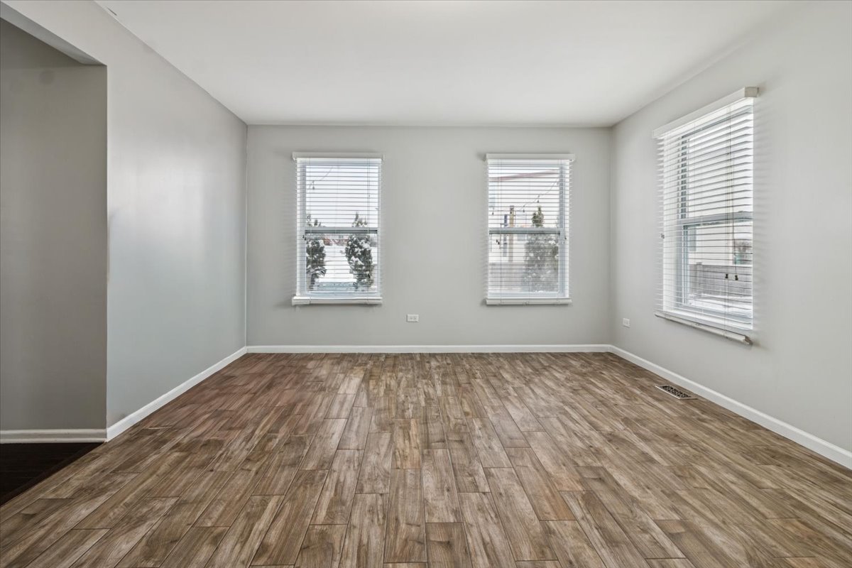 1112 Kim Court Joliet, IL 60431 - Photo 10 of 36