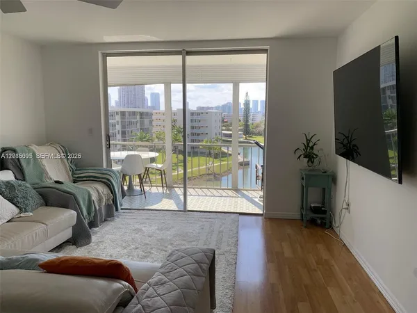 $1,800 | 2851 Leonard Drive, Unit J603, Aventura, FL 33160