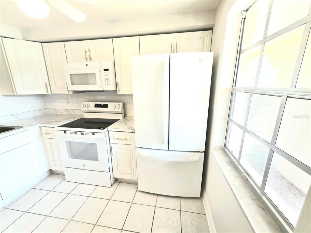 4213 Hampton Drive New Port Richey, FL 34652 - Photo 3 of 29