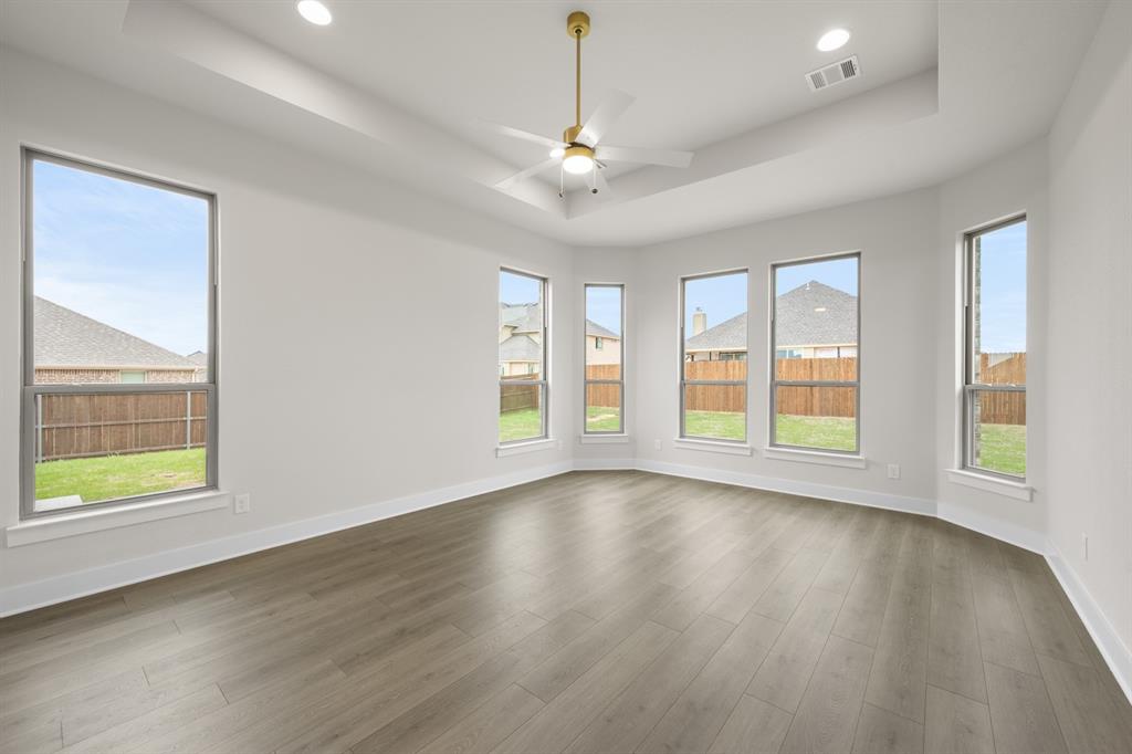 5401 Rowlan Row Midlothian, TX 76065 - Photo 5 of 30 5401 Rowlan- Primary Suite-6238