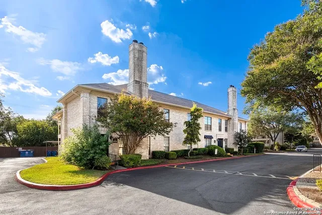 $1,799 | 2611 Eisenhauer Road, Unit 706, San Antonio, TX 78209