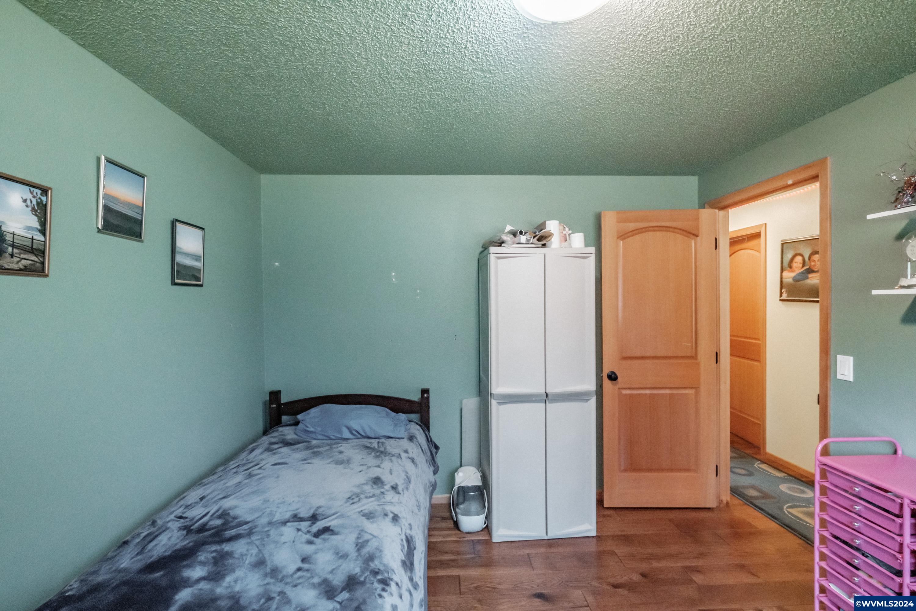 1214 Northeast Springwood Drive Albany, OR 97321 - Photo 35 of 50