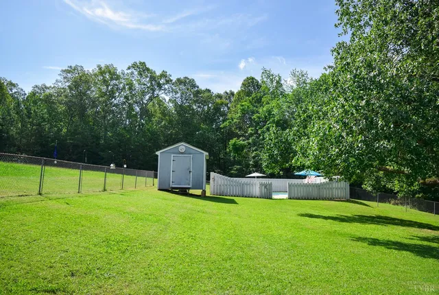 $314,900 | 1769 Izaak Walton Road, Madison Heights, VA 24572