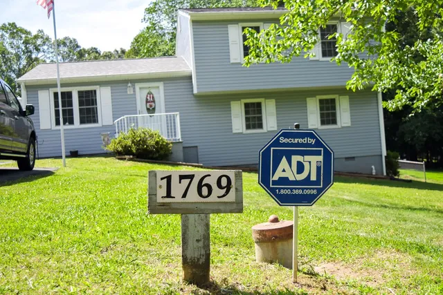 $314,900 | 1769 Izaak Walton Road, Madison Heights, VA 24572