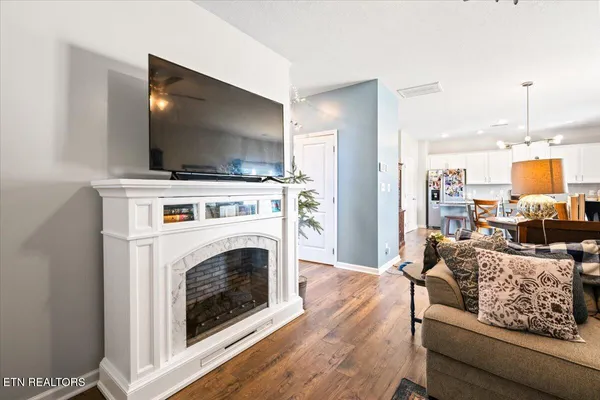$399,900 | 8036 Dennis Fox Lane, Knoxville, TN 37938