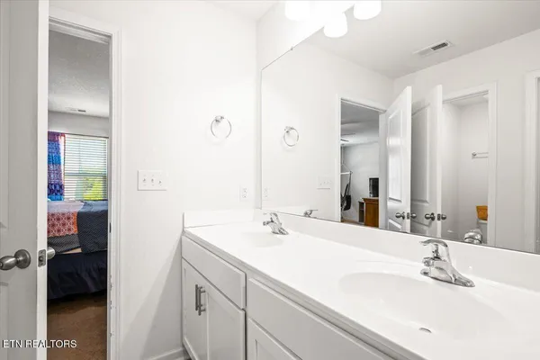 $399,900 | 8036 Dennis Fox Lane, Knoxville, TN 37938
