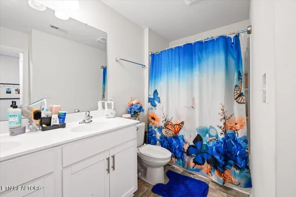 $399,900 | 8036 Dennis Fox Lane, Knoxville, TN 37938