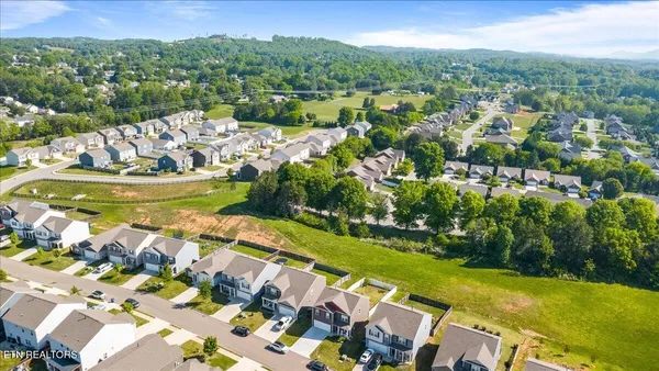 $399,900 | 8036 Dennis Fox Lane, Knoxville, TN 37938