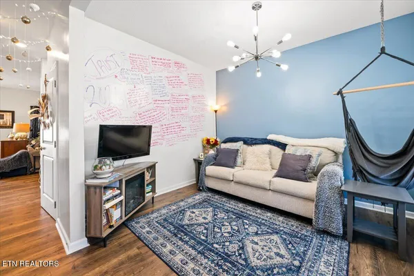 $399,900 | 8036 Dennis Fox Lane, Knoxville, TN 37938
