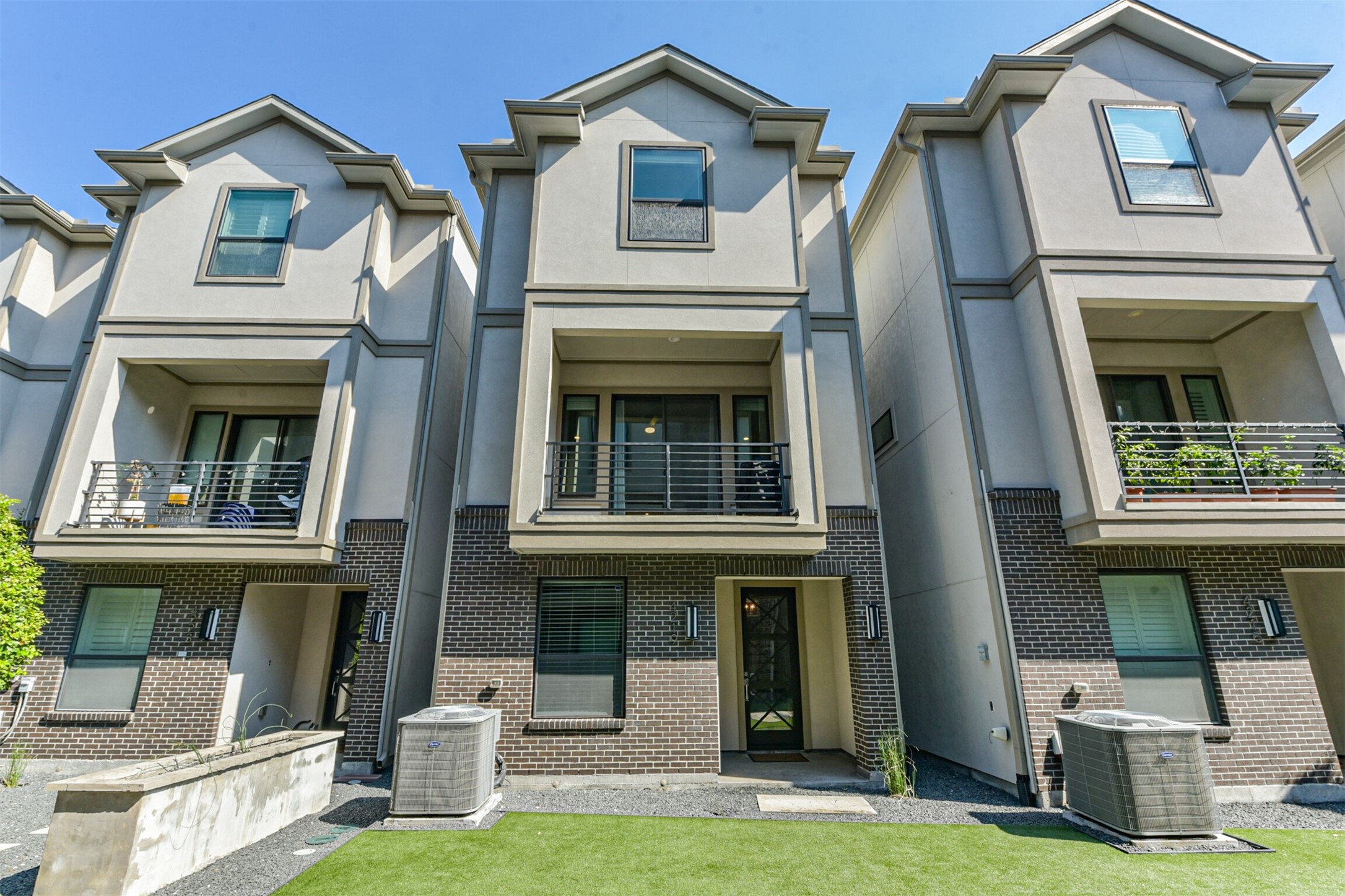 Exceptional single-family residence showcasing superior craftsmanship & best of city living in sought-after Rice Military. Ideally situated in heart of Rice Military, this home offers unbeatable convenience w/ easy access to I-10,45 610, & Memorial/Allen Pkwy. 
