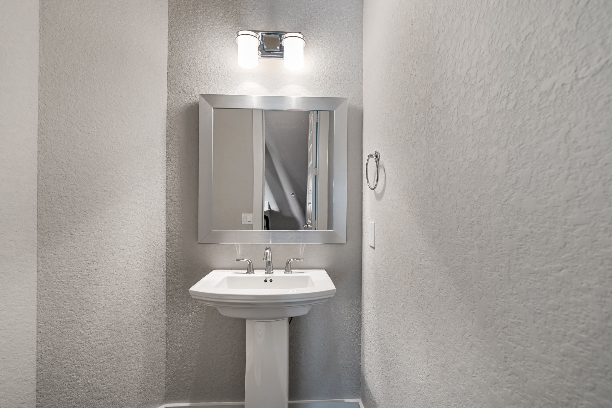 4219 Allen Street Houston, TX 77007 - Photo 15 of 29 a bathroom with a sink and mirror