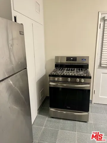 $1,800 | 14516 Benefit Street, Sherman Oaks, CA 91403