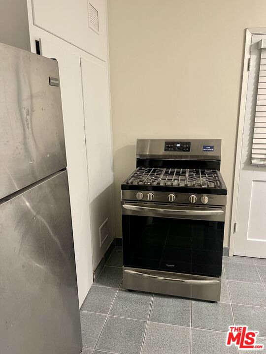 14516 Benefit Street Sherman Oaks, CA 91403 - Photo 3 of 7