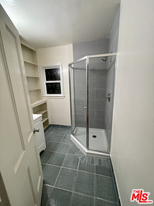 14516 Benefit Street Sherman Oaks, CA 91403 - Photo 4 of 7