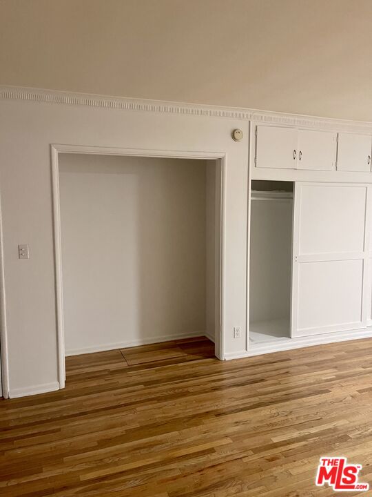 14516 Benefit Street Sherman Oaks, CA 91403 - Photo 5 of 7