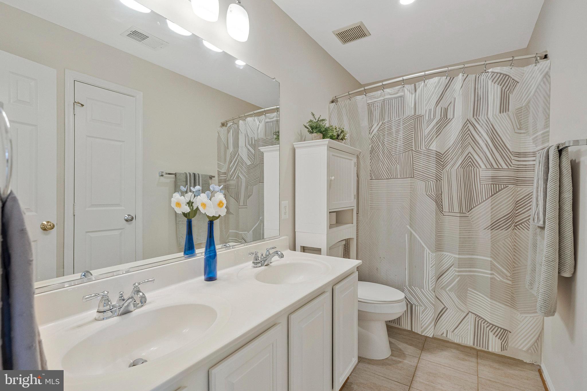 44035 Rising Sun Terrace Ashburn, VA 20147 - Photo 25 of 49 Gallery Image 25