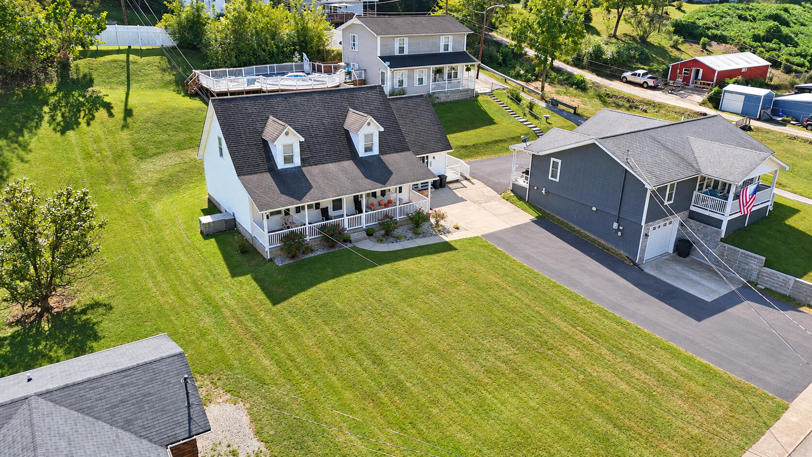 162 Town Branch Road Manchester, KY 40962 - Photo 3 of 37 12
