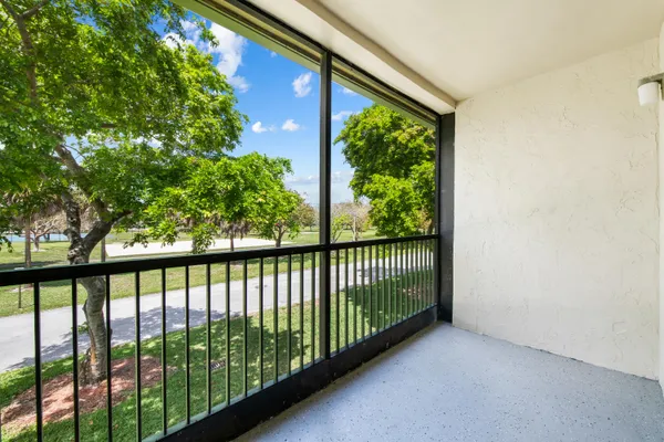 $1,600 | 4276 Northwest 89th Avenue, Unit 205, Coral Springs, FL 33065