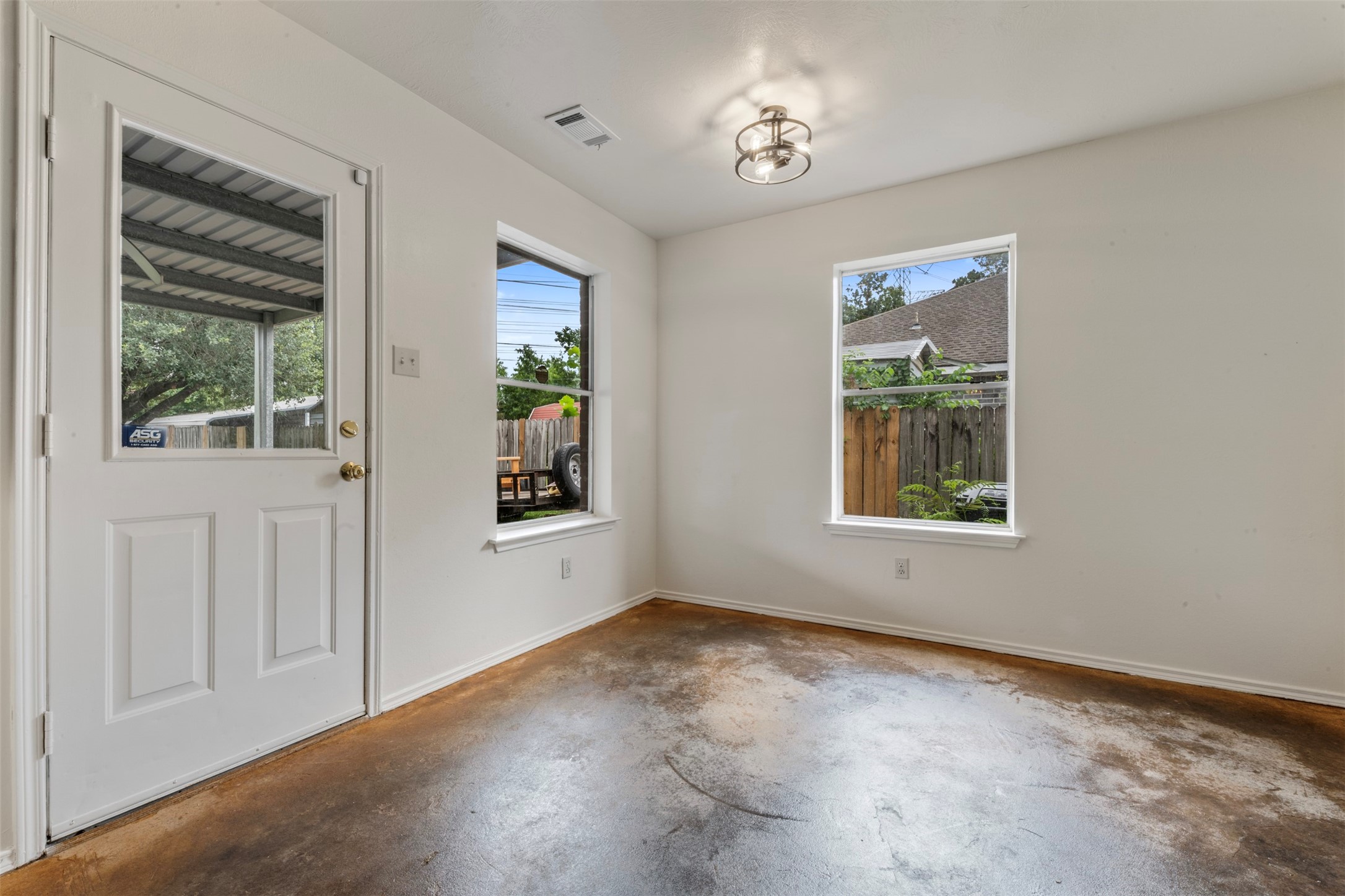 3722 Oaklace Drive Spring, TX 77389 - Photo 15 of 37 a view of an empty room with a window
