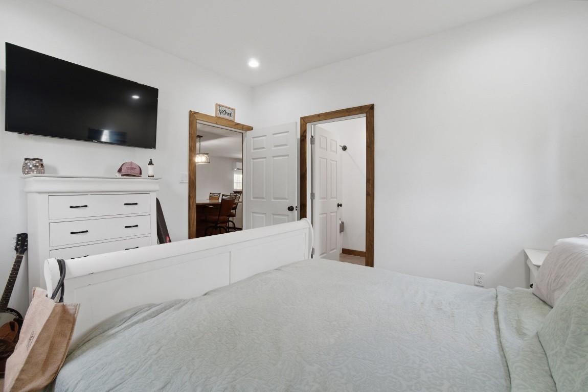 446 Hanson Road Onalaska, TX 77360 - Photo 21 of 27 Bedroom 1