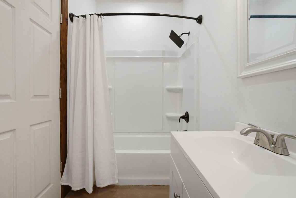 446 Hanson Road Onalaska, TX 77360 - Photo 24 of 27 bathroom