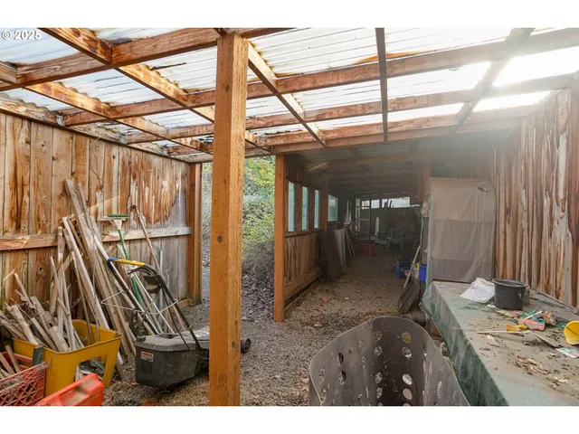 a view of a front of house with a street