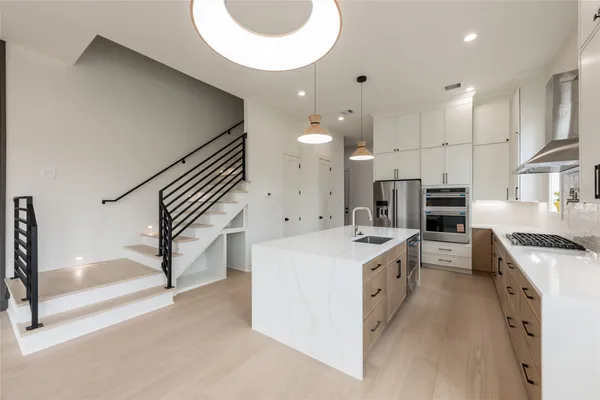 $719,000 | 1122 East 27th Street, Unit A, Houston, TX 77009