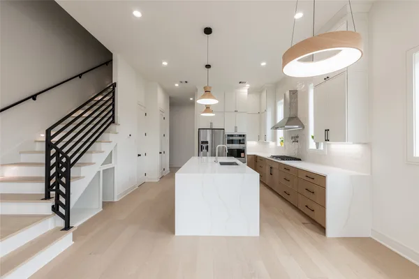 $719,000 | 1122 East 27th Street, Unit A, Houston, TX 77009