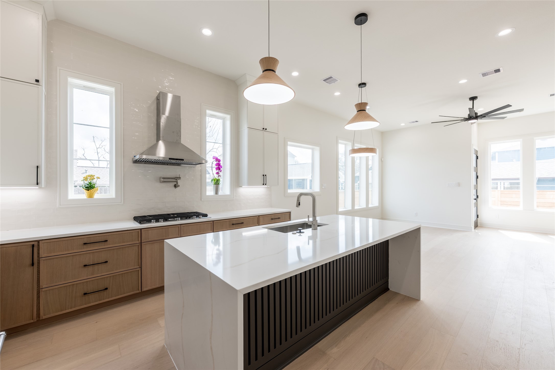 1122 East 27th Street, Unit A Houston, TX 77009 - Photo 7 of 44