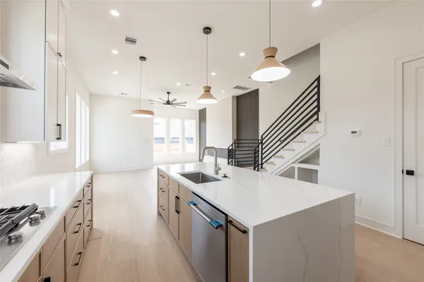 $719,000 | 1122 East 27th Street, Unit A, Houston, TX 77009
