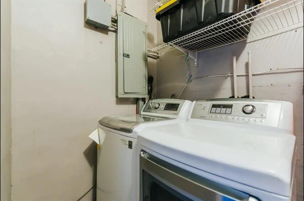 2521 Northeast 51st Street Lighthouse Point, FL 33064 - Photo 24 of 24 a utility room with dryer and washer
