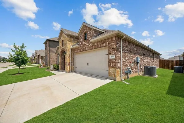 $2,250 | 10601 Autumn Leaves Lane, Aubrey, TX 76227