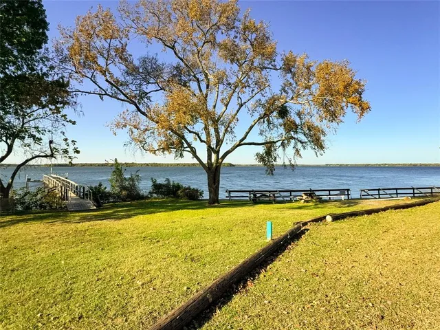 $200,000 | 10015 Shoreline Drive, Wills Point, TX 75169