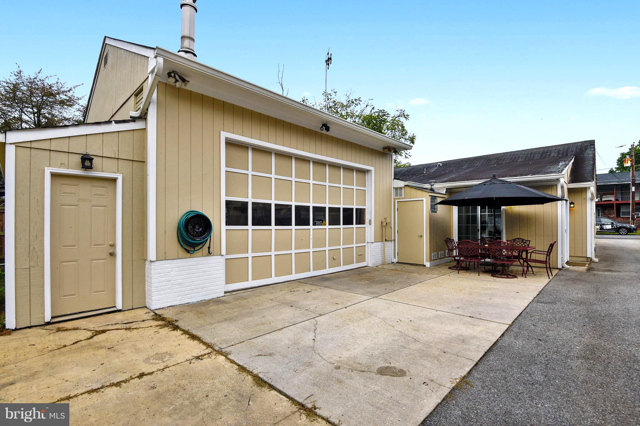 403 Silver Run Road Edgewater, MD 21037 - Photo 6 of 29 Space for 5-6 vehicles or boat and RV