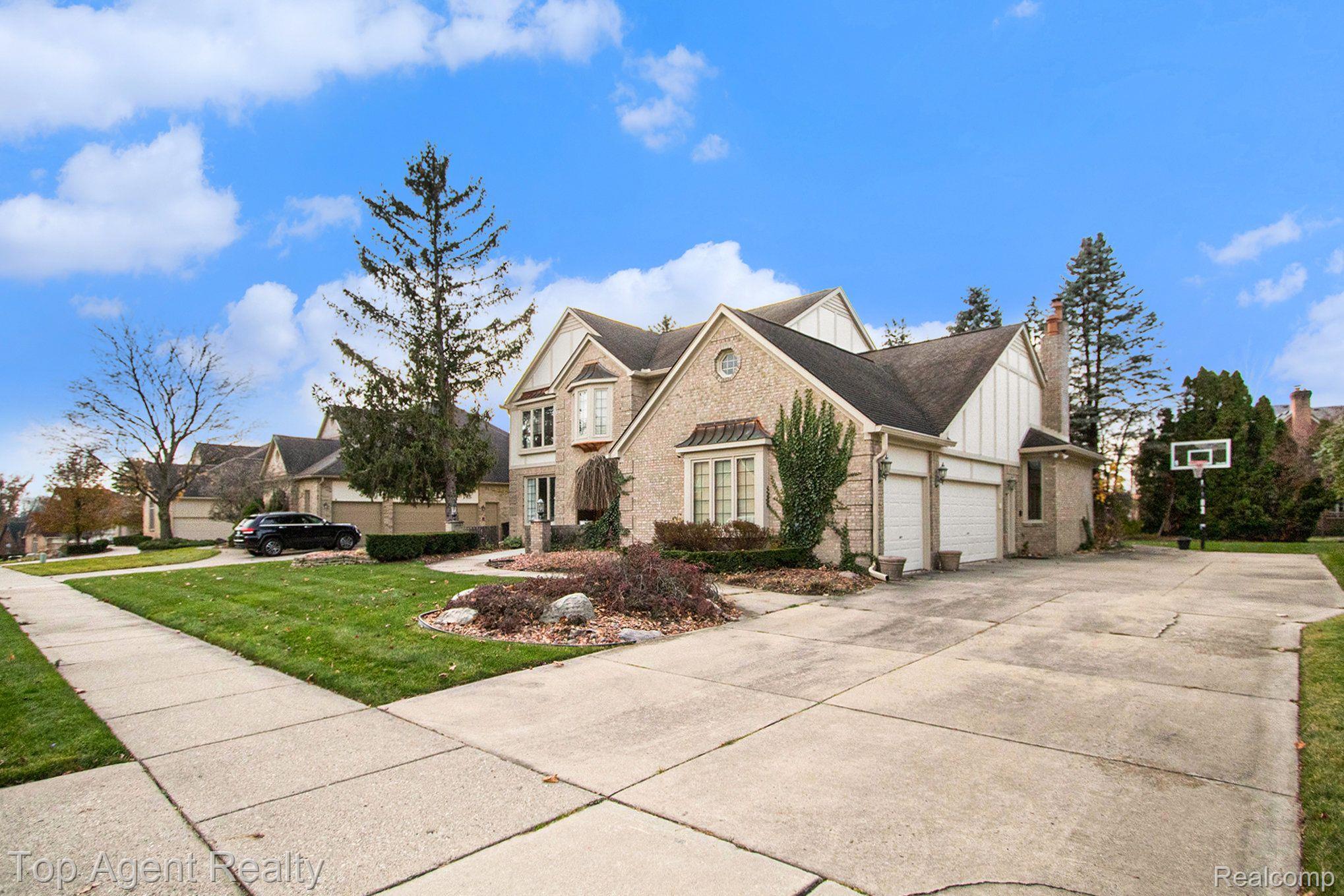 54511 Ridgeview Drive Utica, MI 48316 - Photo 3 of 50 Gallery Image 3