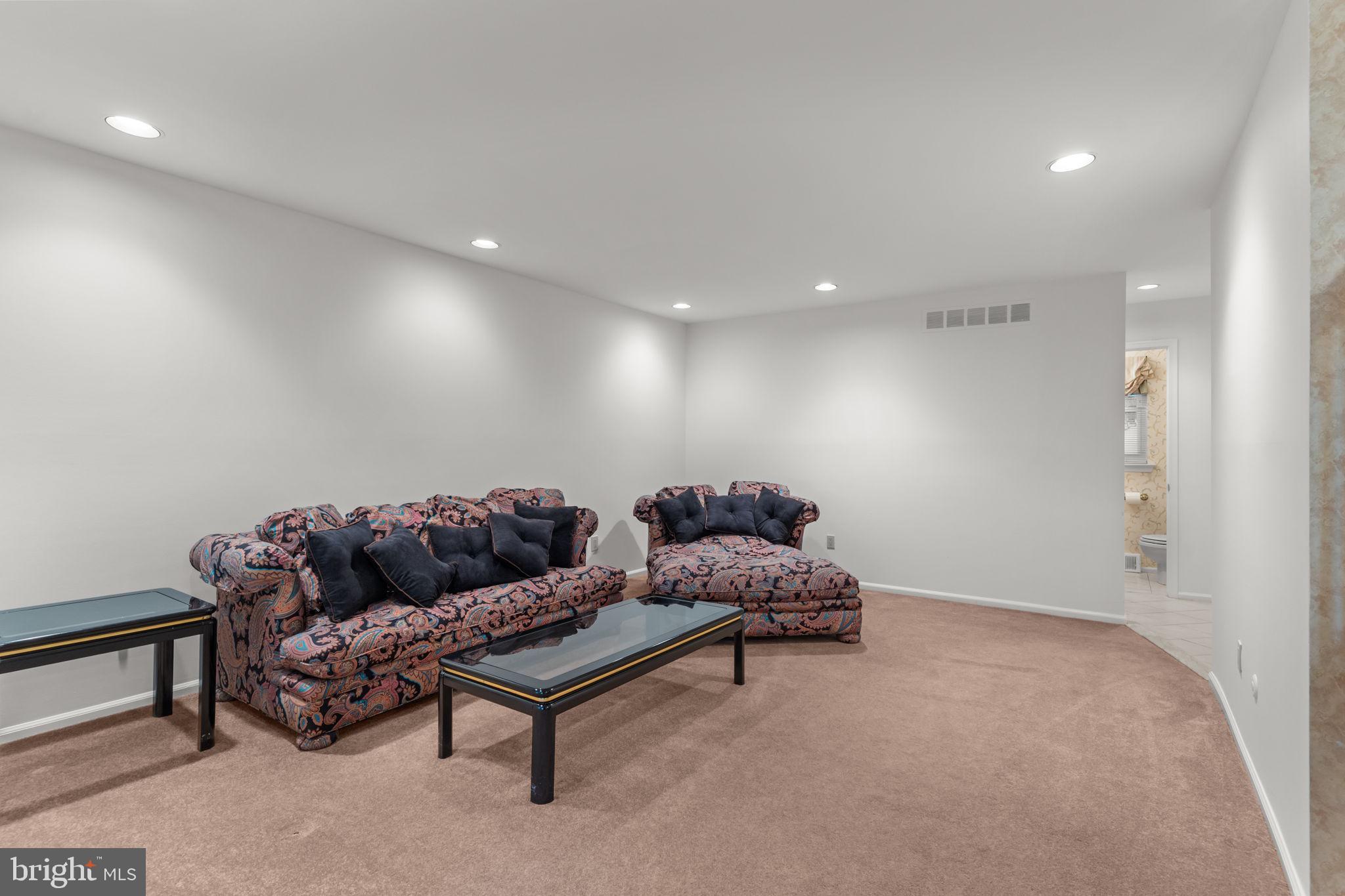 812 Green Ridge Circle Langhorne, PA 19053 - Photo 12 of 36 Enormous formal Living Room