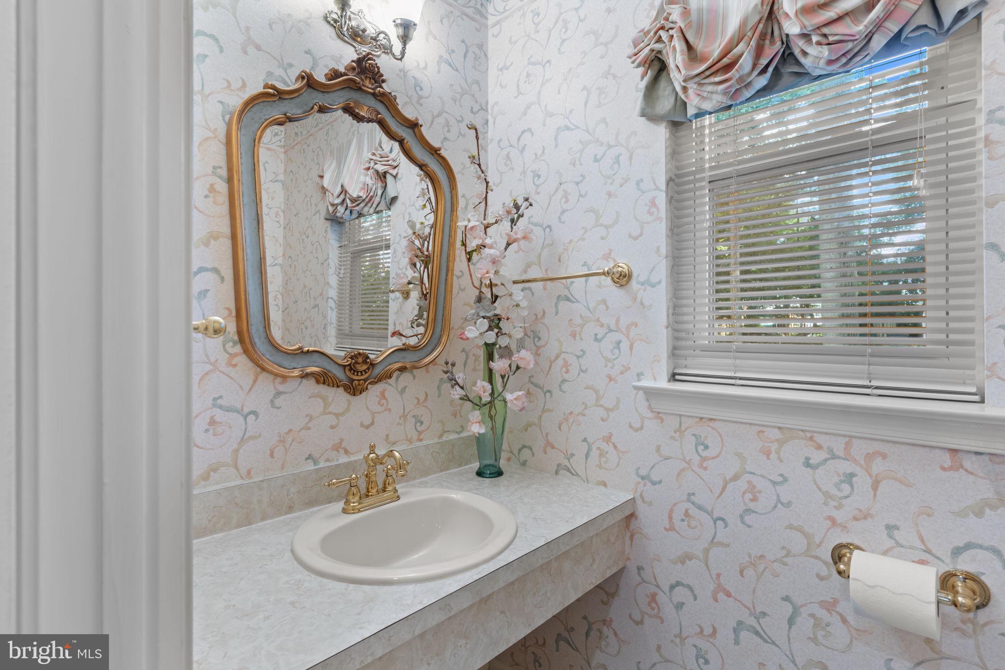 812 Green Ridge Circle Langhorne, PA 19053 - Photo 15 of 36 Elegant Powder Room