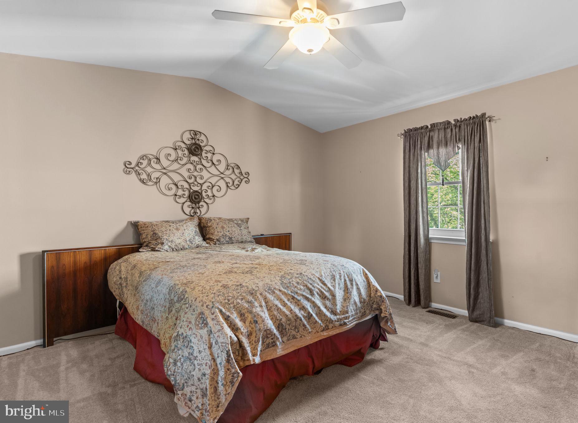 812 Green Ridge Circle Langhorne, PA 19053 - Photo 22 of 36 Owner's Suite sleeping area