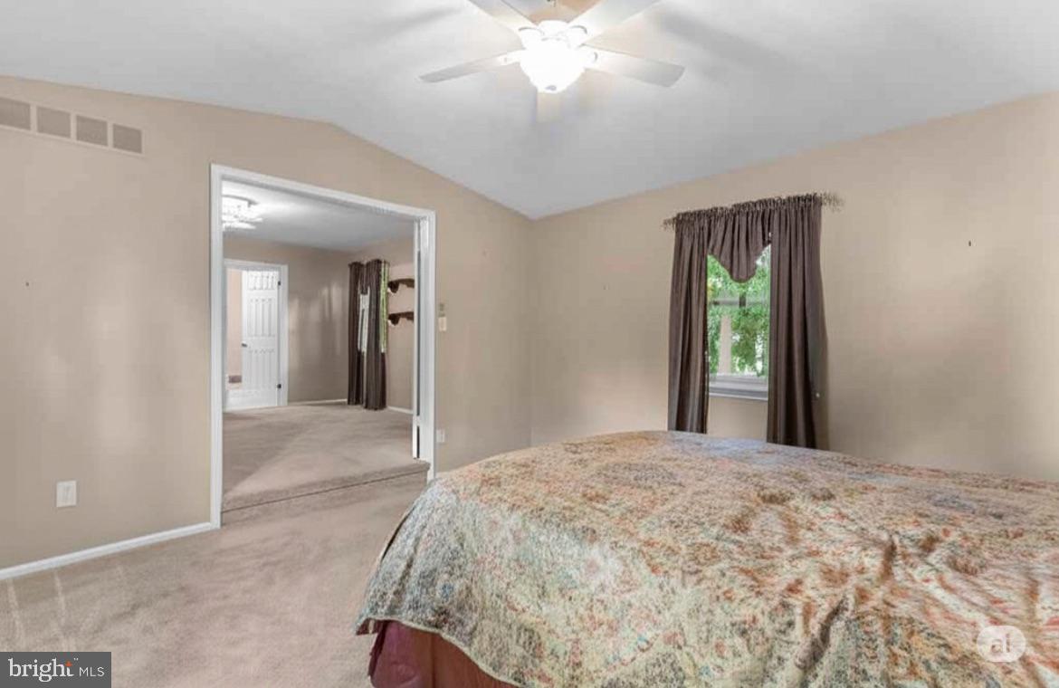 812 Green Ridge Circle Langhorne, PA 19053 - Photo 23 of 36 Owner's Suite