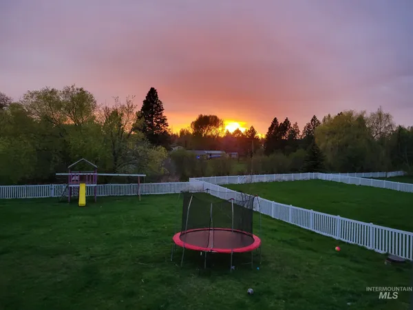 $719,000 | 237 Sunrise Drive, Moscow, ID 83843