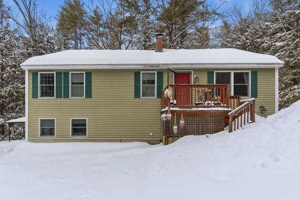 $385,000 | 48 Huntington Drive, Hillsborough, NH 03244