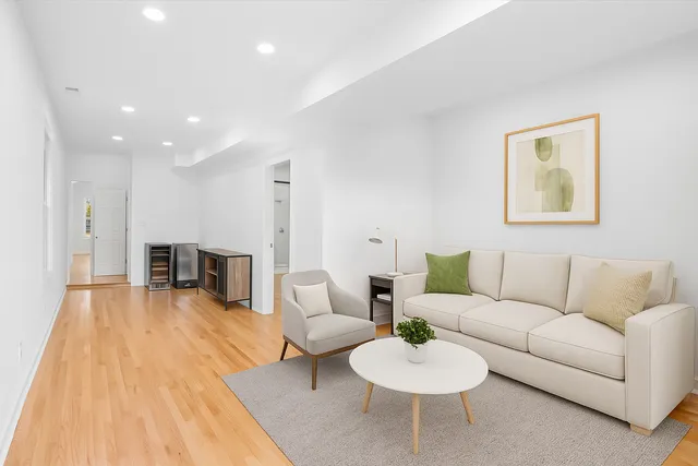 $3,100 | 2617 West Fullerton Avenue, Unit 2A, Chicago, IL 60647