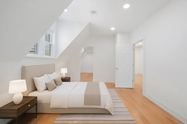 $3,100 | 2617 West Fullerton Avenue, Unit 2A, Chicago, IL 60647