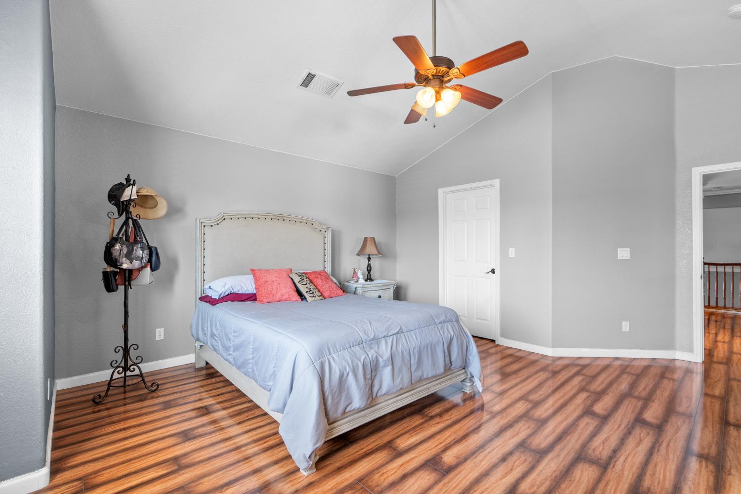 446 Port Street Los Banos, CA 93635 - Photo 39 of 55 Grand Master Bedroom with Large Walk-in Closet.