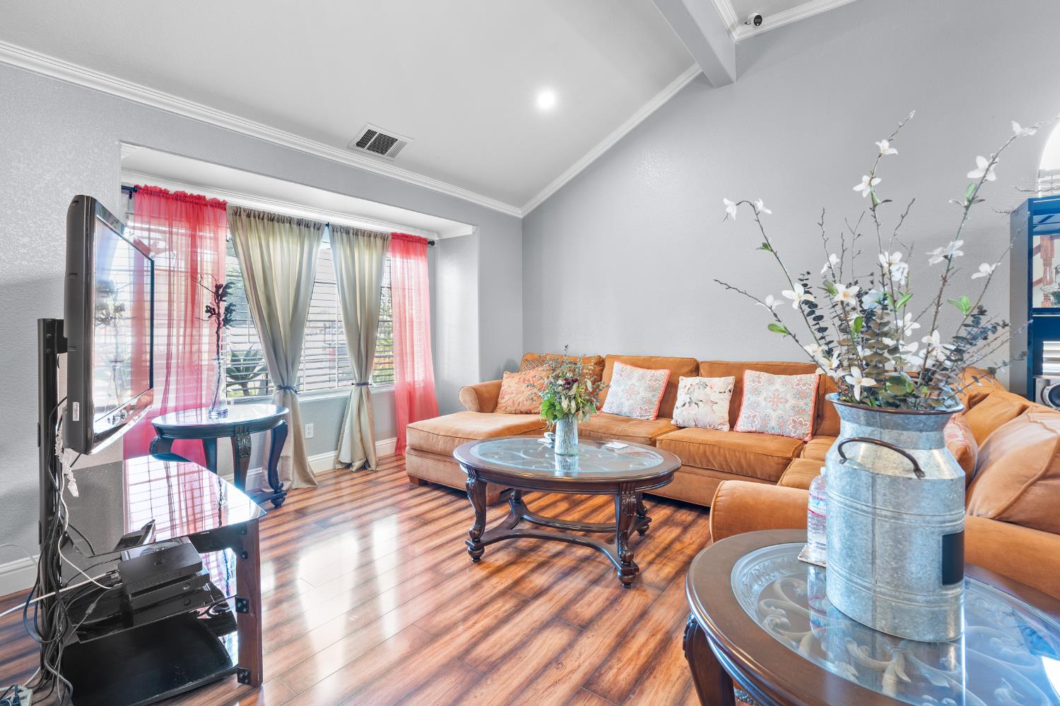446 Port Street Los Banos, CA 93635 - Photo 8 of 55 Formal Living Room - view from Foyer.