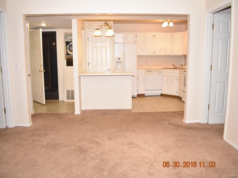 2327 Kratky Road, Unit B St. Louis, MO 63114 - Photo 3 of 10 Gallery Image 3