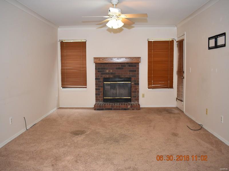 2327 Kratky Road, Unit B St. Louis, MO 63114 - Photo 4 of 10 Gallery Image 4