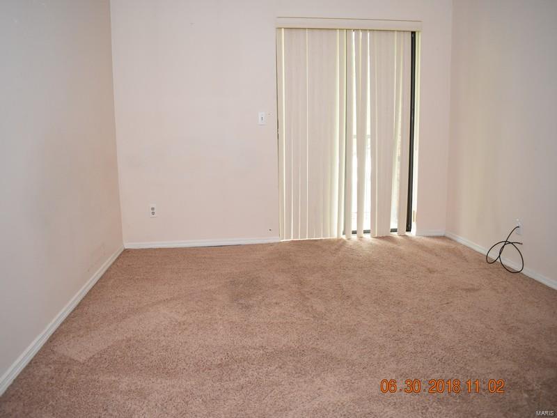 2327 Kratky Road, Unit B St. Louis, MO 63114 - Photo 5 of 10 Gallery Image 5