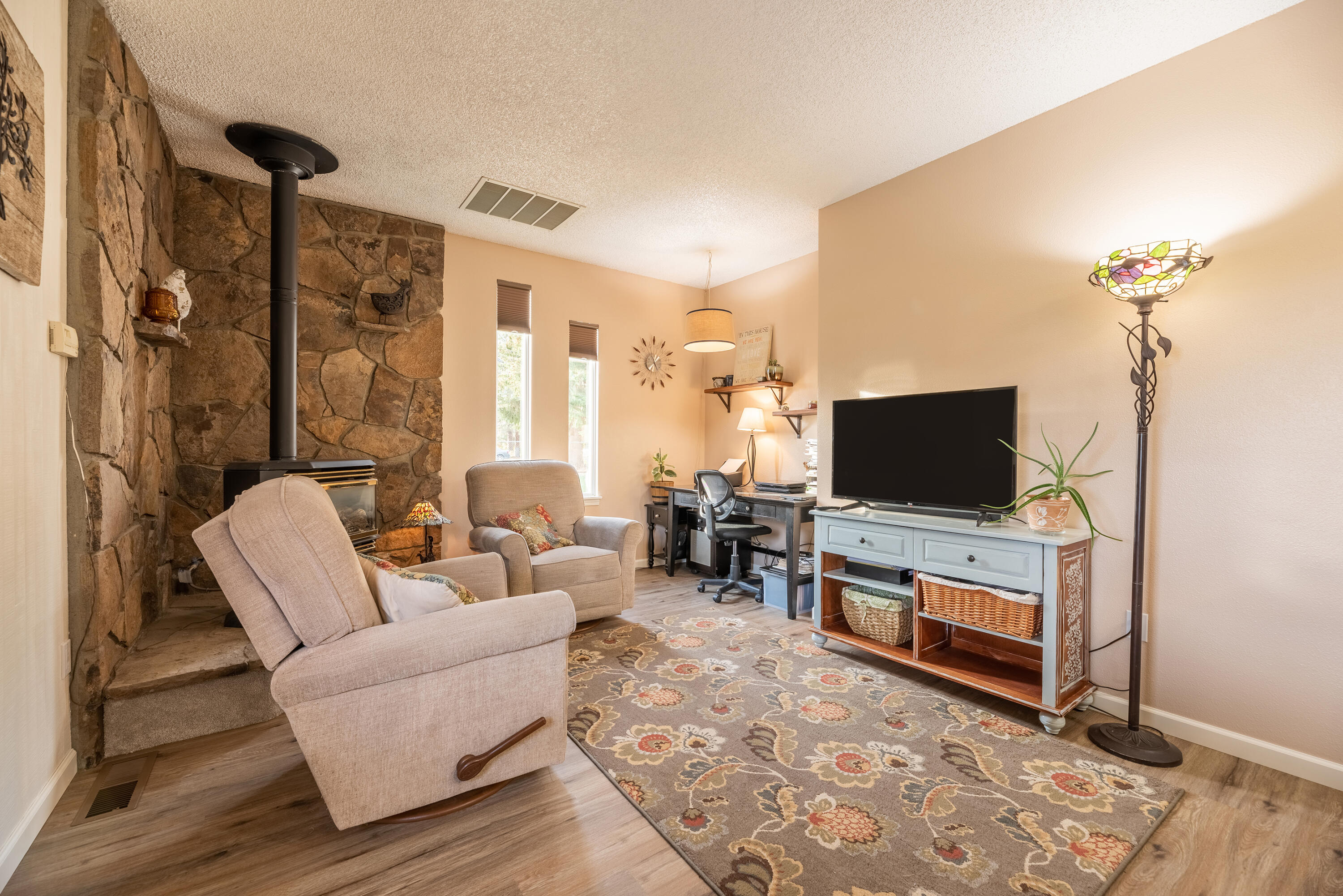 598 Apollo Road Prineville, OR 97754 - Photo 15 of 82 598NWApolloRd-34